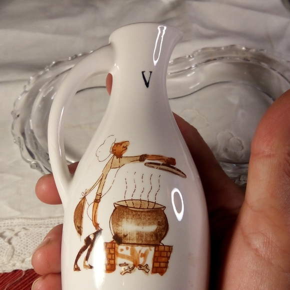 Toscany Salad Set & Ceramic Olive Oil & Vinegar Cruet Set - Picture 8 of 16